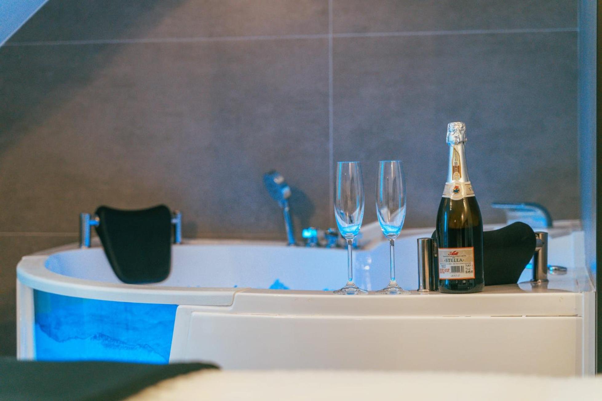 Salati Apartment เอลกัสตอร์ ภายนอก รูปภาพ